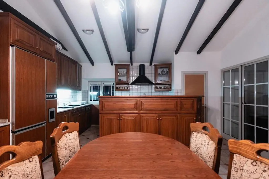 Spacious 3Br Apartment 5Th Floor contacts