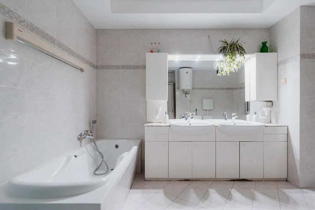 Spacious 3Br Apartment 5Th Floor Rijeka Croatia